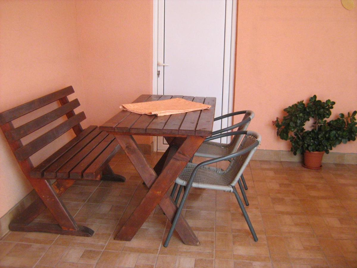 Apartments Milosevic บาร์ ภายนอก รูปภาพ