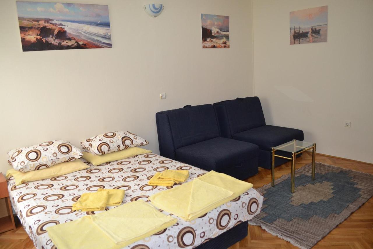 Apartments Milosevic บาร์ ภายนอก รูปภาพ