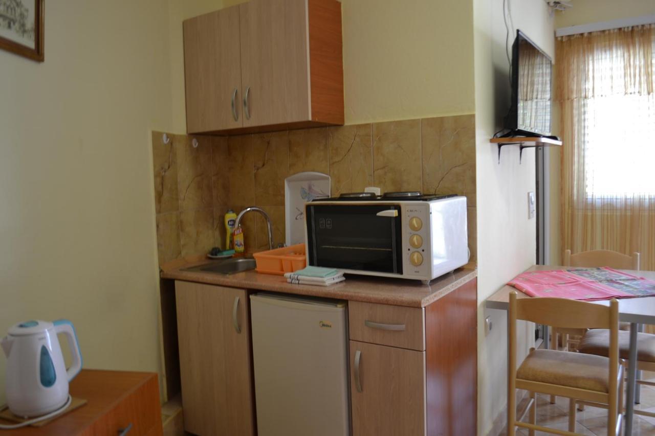 Apartments Milosevic บาร์ ภายนอก รูปภาพ