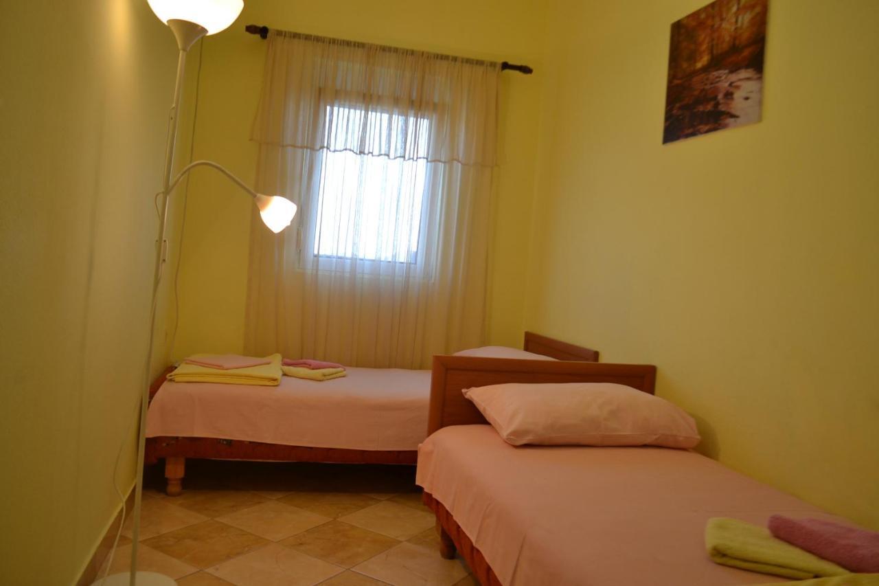 Apartments Milosevic บาร์ ภายนอก รูปภาพ