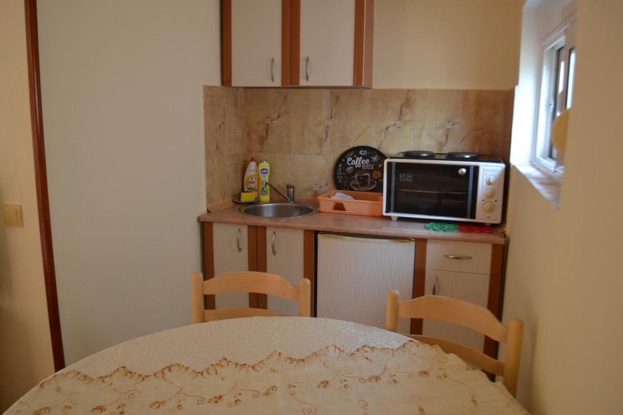 Apartments Milosevic บาร์ ภายนอก รูปภาพ