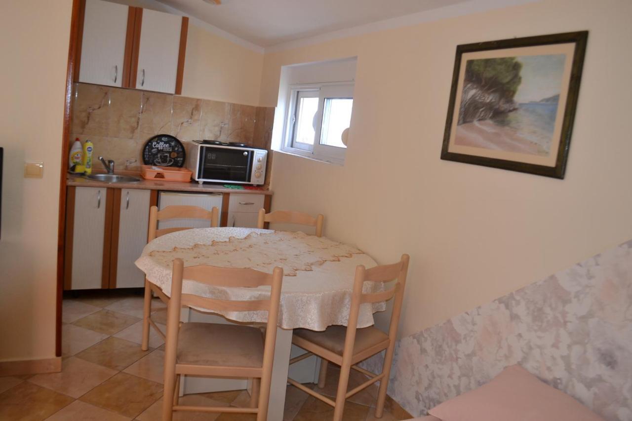 Apartments Milosevic บาร์ ภายนอก รูปภาพ