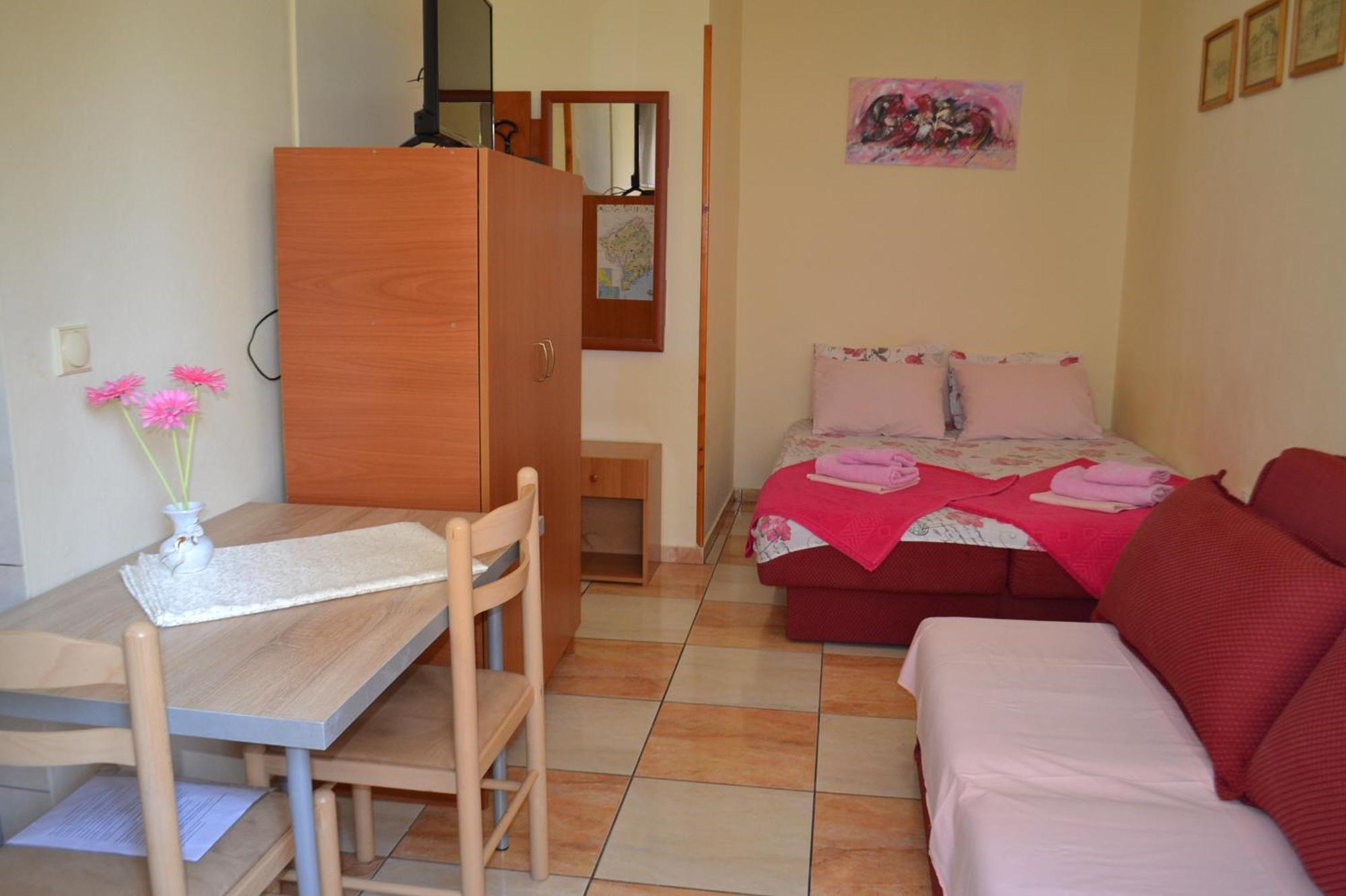 Apartments Milosevic บาร์ ภายนอก รูปภาพ